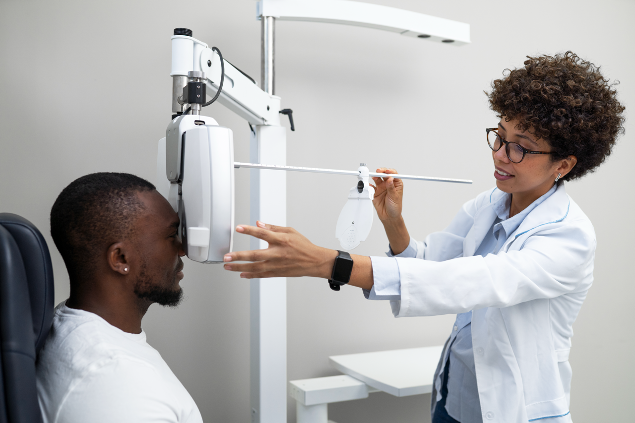 Comprehensive eye exam at Canon Eye Clinic